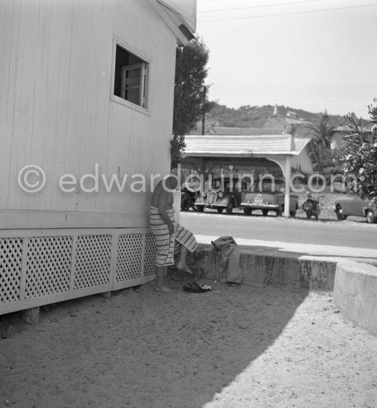 - Photo by Edward Quinn