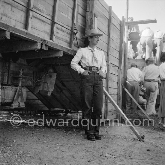 Françoise Gilot, before opening the corrida of Vallauris 1.8.1954. - Photo by Edward Quinn