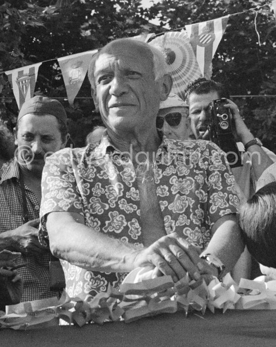 Pablo Picasso. First Corrida of Vallauris, in honor of Pablo Picasso. 1954. - Photo by Edward Quinn