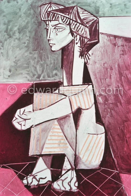 Jacqueline accroupie. 3.6.1954. - Photo by Edward Quinn