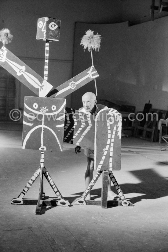Pablo Picasso with "Centaure". Filming of "Le mystère Picasso", Nice, Studios de la Victorine 1955. - Photo by Edward Quinn