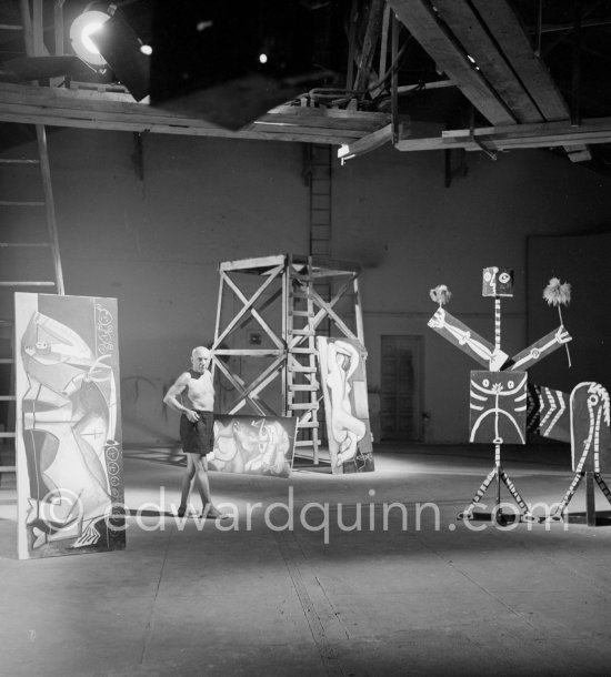 Picasso during filming of "Le mystère Picasso" ("The Mystery of Picasso") by Henri-Georges Clouzot. Nice, Studios de la Victorine, 1955. - Photo by Edward Quinn
