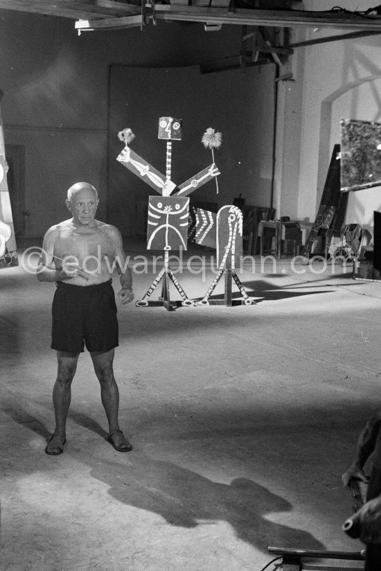 Pablo Picasso during filming of "Le mystère Picasso". Nice, Studios de la Victorine 1955. - Photo by Edward Quinn
