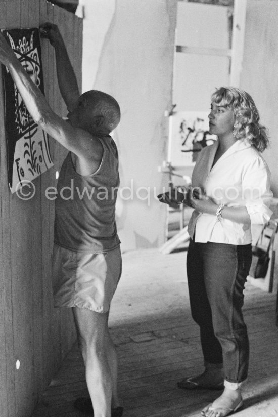 Pablo Picasso and Maya Picasso. "Le mystère Picasso", Nice, Studios de la Victorine 1955. - Photo by Edward Quinn