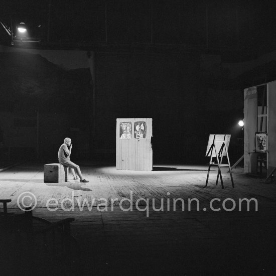 Pablo Picasso during filming of "Le mystère Picasso". Nice, Studios de la Victorine 1955. - Photo by Edward Quinn