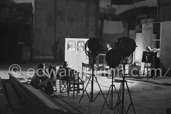 Pablo Picasso and Jacqueline. "Le mystère Picasso". Nice, Studios de la Victorine 1955. - Photo by Edward Quinn