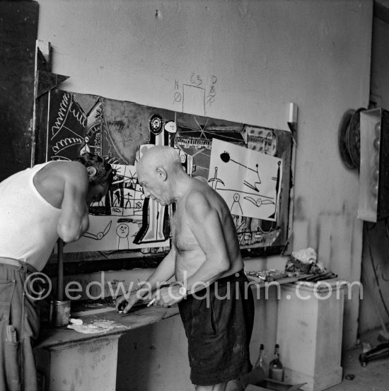 Pablo Picasso painting "La plage à la Garoupe I" for the film "Le mystère Picasso". Nice, Studios de la Victorine, 1955. - Photo by Edward Quinn