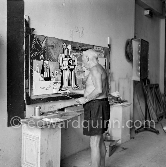 Pablo Picasso painting "La plage à la Garoupe I" for the film "Le mystère Picasso". Nice, Studios de la Victorine, 1955. - Photo by Edward Quinn