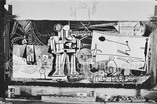 The making of "La plage à la Garoupe I" for the film "Le mystère Picasso". Nice, Studios de la Victorine, 1955. - Photo by Edward Quinn