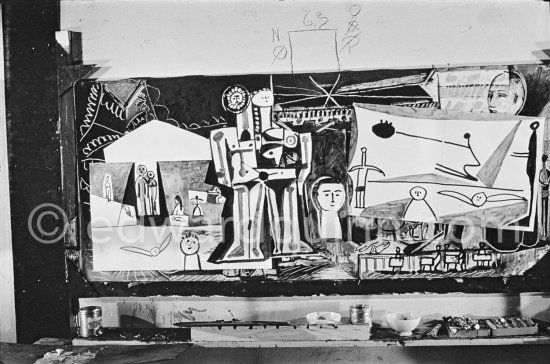 The making of "La plage à la Garoupe I" for the film "Le mystère Picasso". Nice, Studios de la Victorine, 1955. - Photo by Edward Quinn