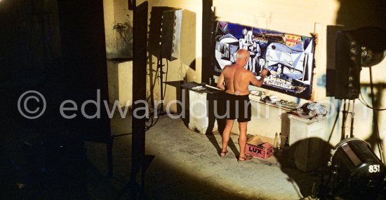 Pablo Picasso painting "La plage à la Garoupe I" for the film "Le mystère Picasso". Nice, Studios de la Victorine, 1955. - Photo by Edward Quinn