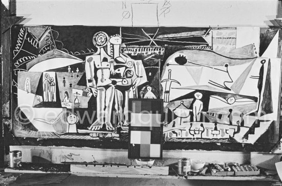 The making of "La plage à la Garoupe I" for the film "Le mystère Picasso". Nice, Studios de la Victorine, 1955. - Photo by Edward Quinn