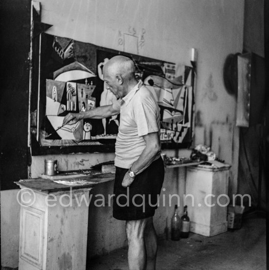 Pablo Picasso painting "La plage à la Garoupe I" for the film "Le mystère Picasso". Nice, Studios de la Victorine, 1955. - Photo by Edward Quinn