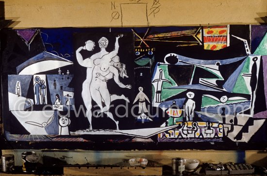 The making of "La plage à la Garoupe I" for the film "Le mystère Picasso". Nice, Studios de la Victorine, 1955. - Photo by Edward Quinn