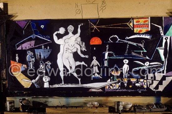 The making of "La plage à la Garoupe I" for the film "Le mystère Picasso". Nice, Studios de la Victorine, 1955. - Photo by Edward Quinn