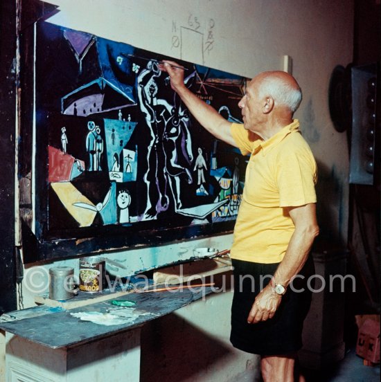 Pablo Picasso painting "La plage à la Garoupe I" for the film "Le mystère Picasso". Nice, Studios de la Victorine, 1955. - Photo by Edward Quinn