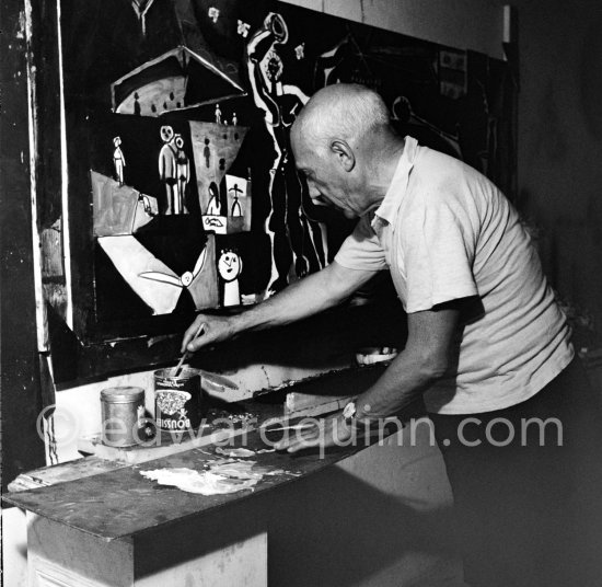 Pablo Picasso painting "La plage à la Garoupe I" for the film "Le mystère Picasso". Nice, Studios de la Victorine, 1955. - Photo by Edward Quinn