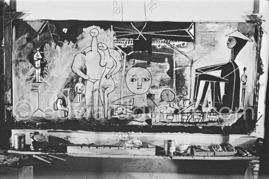 The making of "La plage à la Garoupe I" for the film "Le mystère Picasso". Nice, Studios de la Victorine, 1955. - Photo by Edward Quinn