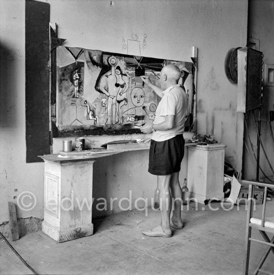 Pablo Picasso painting "La plage à la Garoupe I" for the film "Le mystère Picasso". Nice, Studios de la Victorine, 1955. - Photo by Edward Quinn