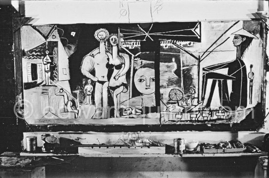 The making of "La plage à la Garoupe I" for the film "Le mystère Picasso". Nice, Studios de la Victorine, 1955. - Photo by Edward Quinn