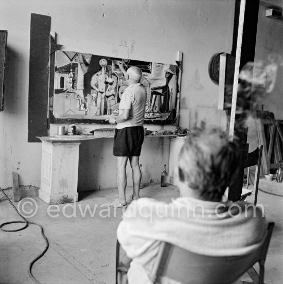 Pablo Picasso and Clouzot. The making of "La plage à la Garoupe I" for the film "Le mystère Picasso". Nice, Studios de la Victorine, 1955. - Photo by Edward Quinn