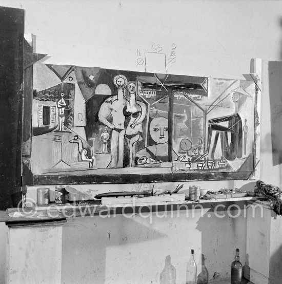 The making of "La plage à la Garoupe I" for the film "Le mystère Picasso". Nice, Studios de la Victorine, 1955. - Photo by Edward Quinn