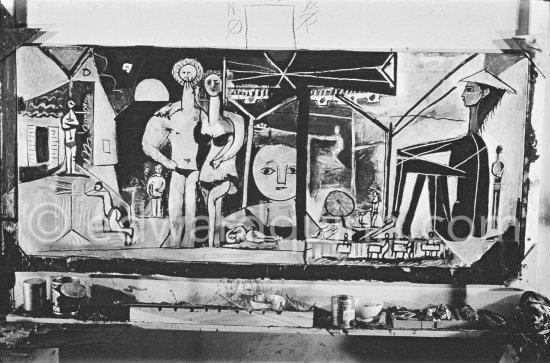 The making of "La plage à la Garoupe I" for the film "Le mystère Picasso". Nice, Studios de la Victorine, 1955. - Photo by Edward Quinn