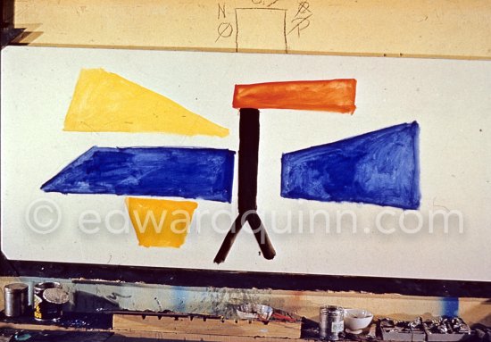 The making of "La plage à la Garoupe II" for the film "Le mystère Picasso". Nice, Studios de la Victorine, 1955. - Photo by Edward Quinn