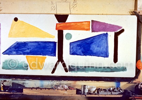 The making of "La plage à la Garoupe II" for the film "Le mystère Picasso". Nice, Studios de la Victorine, 1955. - Photo by Edward Quinn