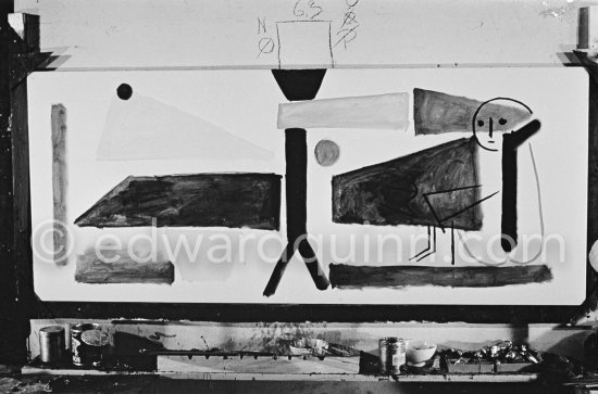 The making of "La plage à la Garoupe II" for the film "Le mystère Picasso". Nice, Studios de la Victorine, 1955. - Photo by Edward Quinn