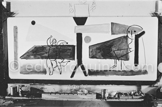 The making of "La plage à la Garoupe II" for the film "Le mystère Picasso". Nice, Studios de la Victorine, 1955. - Photo by Edward Quinn