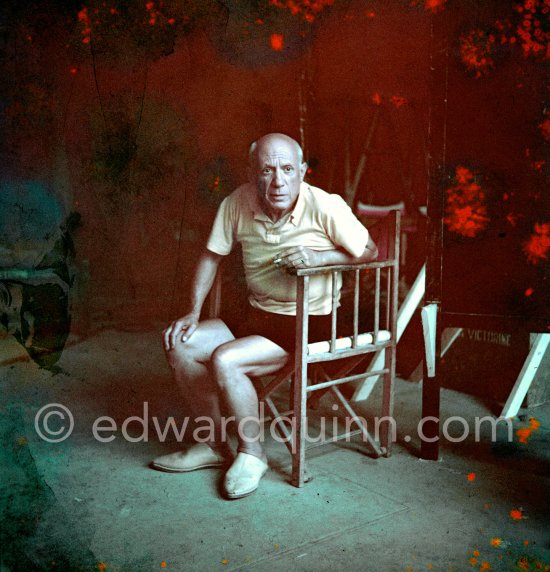 Pablo Picasso during filming of "Le mystère Picasso". Nice, Studios de la Victorine, 1955. - Photo by Edward Quinn