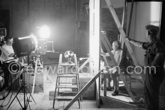 Pablo Picasso at work for the film "Le mystère Picasso", Nice, Studios de la Victorine 1955. - Photo by Edward Quinn