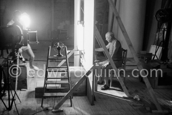 Pablo Picasso at work for the film "Le mystère Picasso", Nice, Studios de la Victorine 1955. - Photo by Edward Quinn