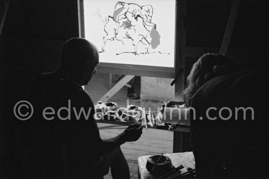 Pablo Picasso during filming of "Le mystère Picasso", Nice, Studios de la Victorine 1955. - Photo by Edward Quinn