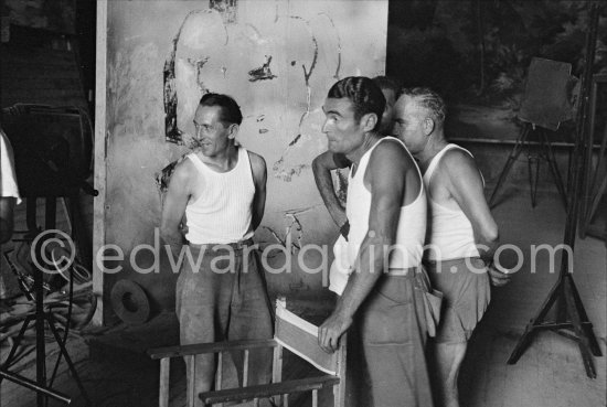 Members of the film crew during filming of "Le mystère Picasso", Nice, Studios de la Victorine 1955. - Photo by Edward Quinn