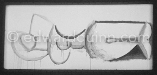 During filming of "Le mystère Picasso", documentary. Nice, Studios de la Victorine, 1955. - Photo by Edward Quinn