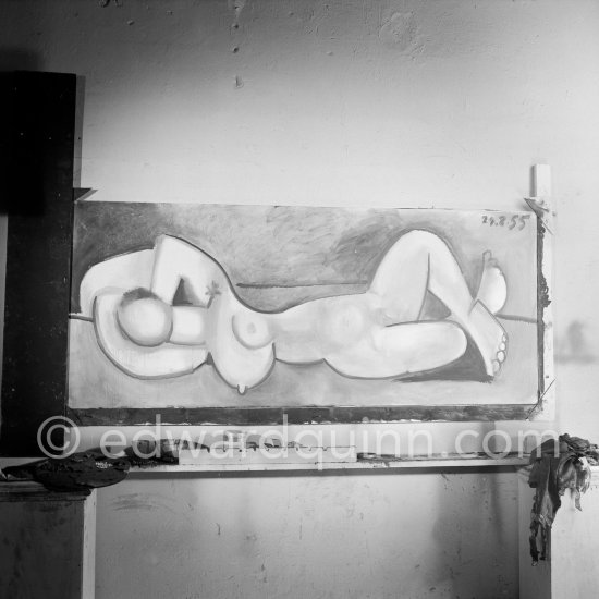 During filming of "Le mystère Picasso", documentary. Nice, Studios de la Victorine, 1955. - Photo by Edward Quinn