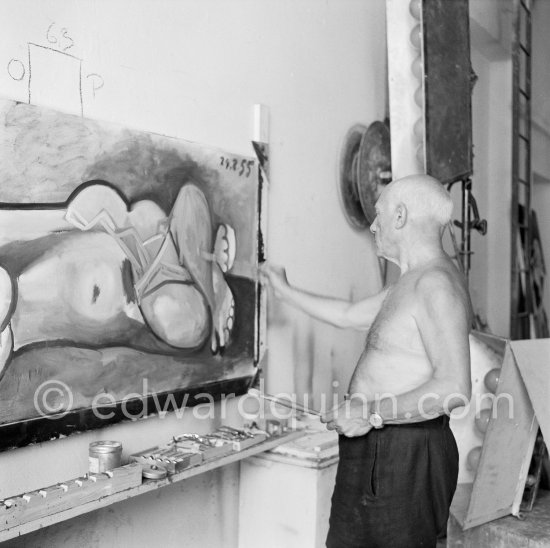 Pablo Picasso at work during filming of "Le mystère Picasso", documentary. Nice, Studios de la Victorine, 1955. - Photo by Edward Quinn
