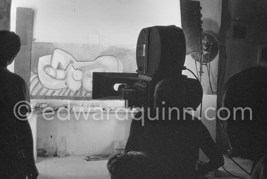 Pablo Picasso during filming of "Le mystère Picasso", documentary. Nice, Studios de la Victorine, 1955. - Photo by Edward Quinn