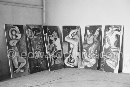 During filming of "Le mystère Picasso", documentary. Nice, Studios de la Victorine, 1955. - Photo by Edward Quinn