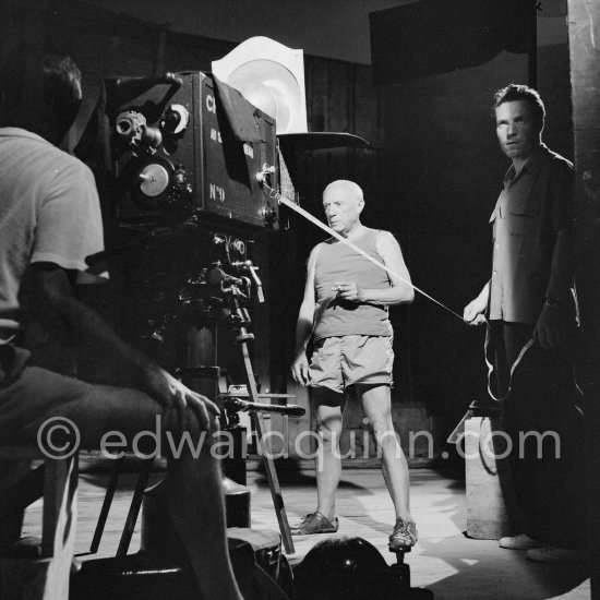 Pablo Picasso during filming of "Le mystère Picasso". Nice, Studios de la Victorine, 1955. - Photo by Edward Quinn