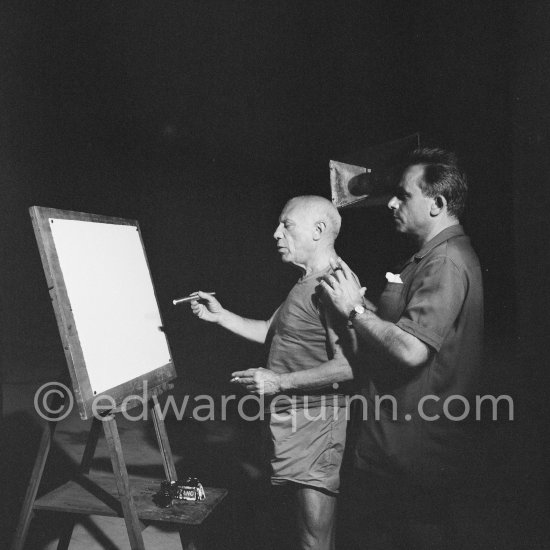 Pablo Picasso and Henri-Georges Clouzot during filming of "Le mystère Picasso". Nice, Studios de la Victorine, 1955. - Photo by Edward Quinn