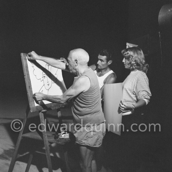Pablo Picasso and Maya Picasso during filming of "Le mystère Picasso". Nice, Studios de la Victorine, 1955. - Photo by Edward Quinn