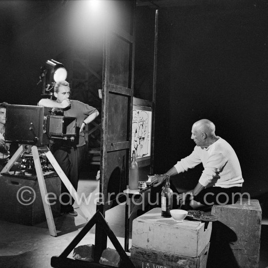 Pablo Picasso and Henri-Georges Clouzot. "Le mystère Picasso", Nice, Studios de la Victorine 1955. - Photo by Edward Quinn