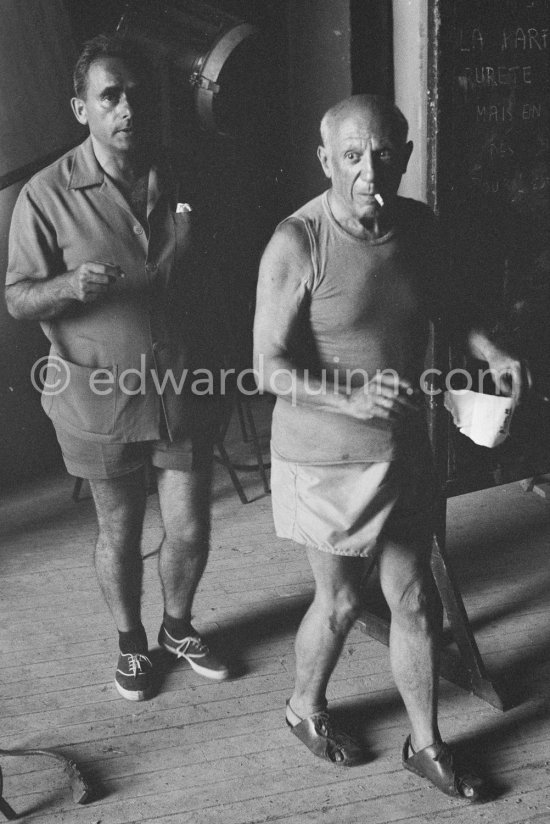 Pablo Picasso preparing to do his signature backwards. Henri-Georges Clouzot. "Le mystère Picasso", Nice, Studios de la Victorine 1955. - Photo by Edward Quinn