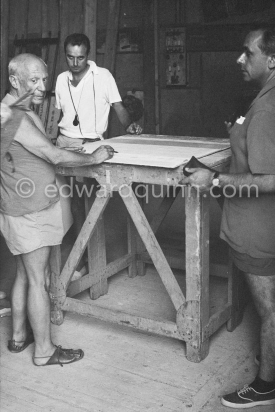 In order to do his signature backwards on "La Célestine", 1955. Pablo Picasso was forced to practise for half an hour before he got a result that satisfied Clouzot. "La Célestine", 1955. "Le mystère Picasso", Nice, Studios de la Victorine 1955. - Photo by Edward Quinn