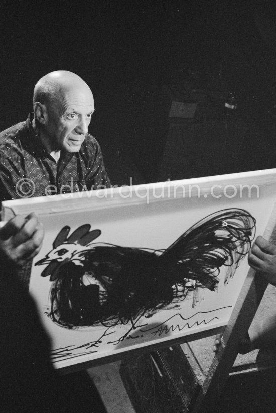 Pablo Picasso at work. "Le mystère Picasso", Nice, Studios de la Victorine 1955. - Photo by Edward Quinn