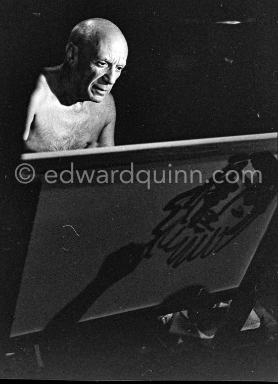 Pablo Picasso at work. "Le mystère Picasso", Nice, Studios de la Victorine 1955. - Photo by Edward Quinn