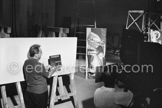 Henri-Georges Clouzot. Large signature second version. "Le mystère Picasso", Nice, Studios de la Victorine 1955. - Photo by Edward Quinn